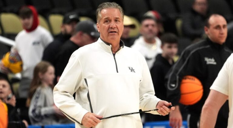 Reports: Calipari negotiating for Arkansas basketball job