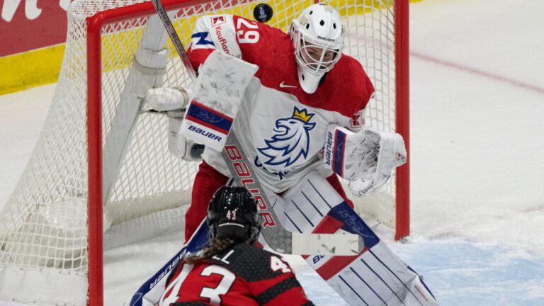 Kristin O’Neill Leads Canada to 5-0 Win