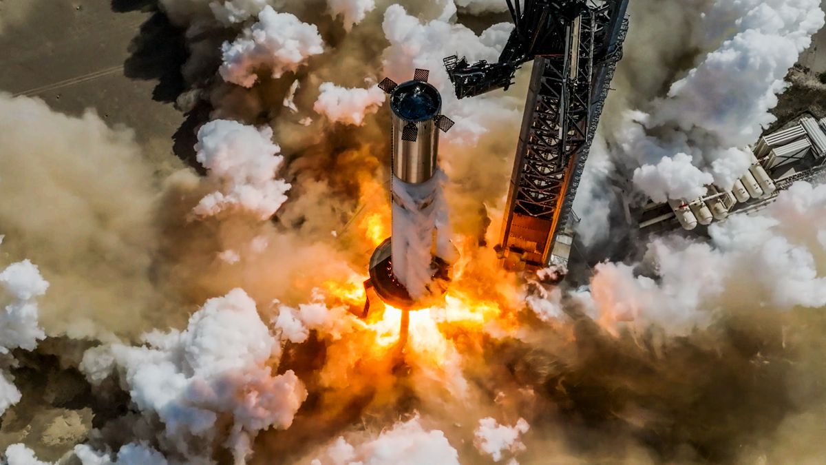 SpaceX Conducts Successful Super Heavy Booster Test