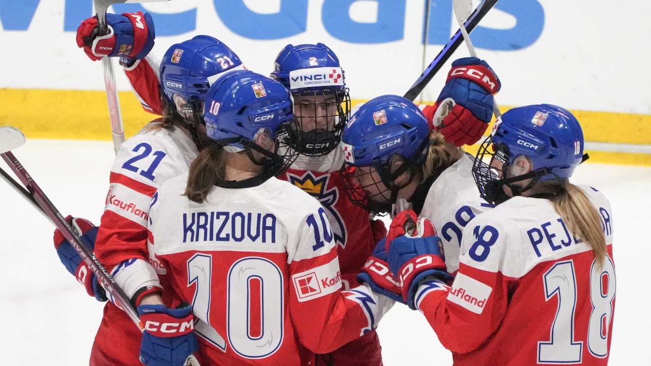 Finland wins bronze in women’s world hockey championship