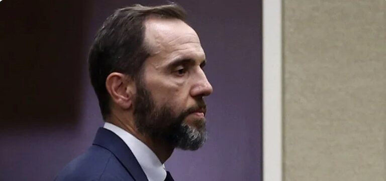 Former Trump White House Aide Flips and Cooperates