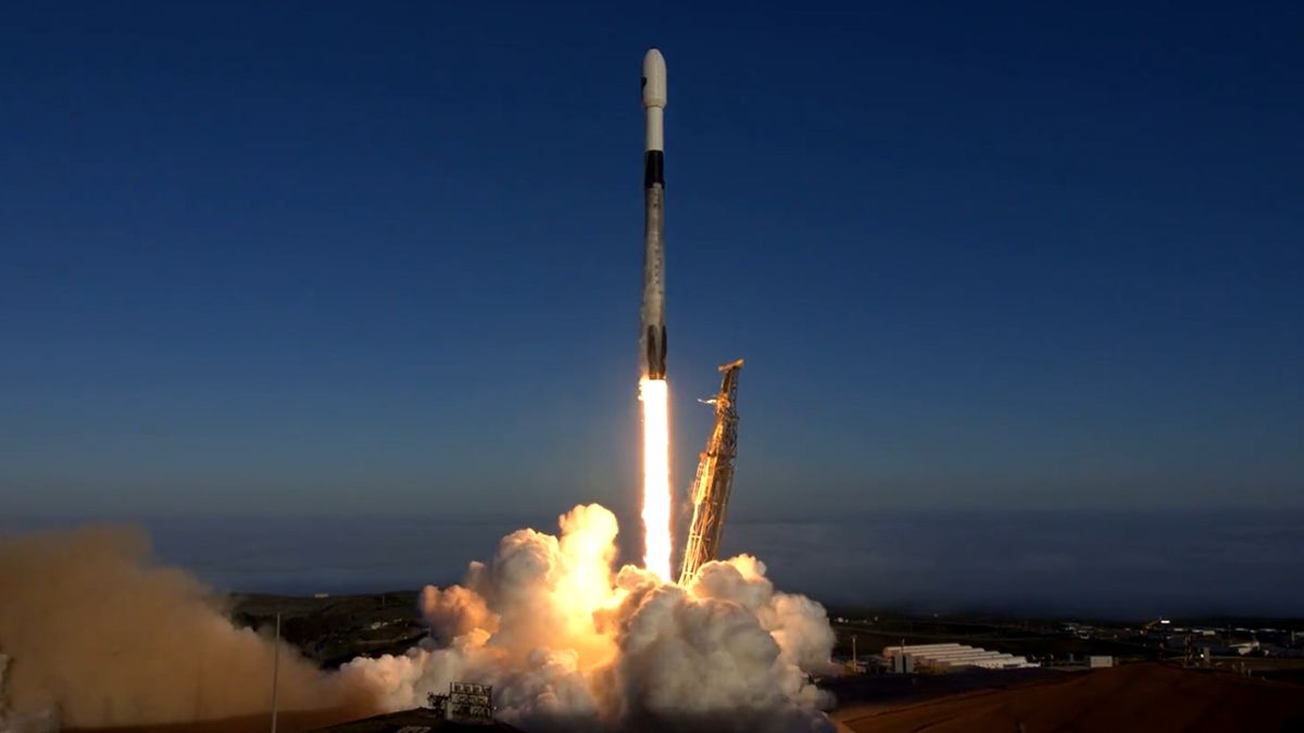 SpaceX launches national security mission USSF-62