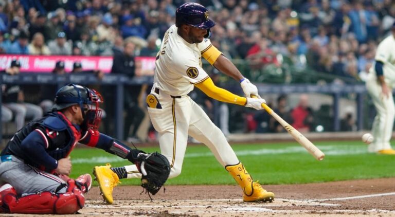 TORONTO WINS IN THRILLING 9TH INNING REMATCH