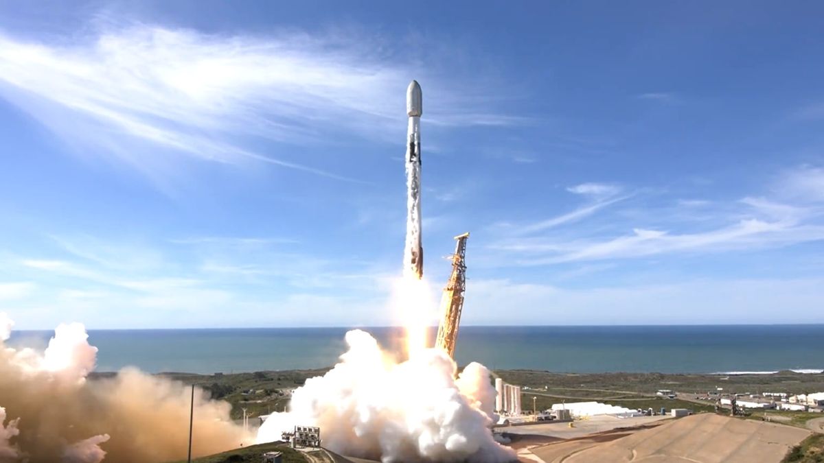 SpaceX to Launch 11 Satellites on Bandwagon-1 Mission