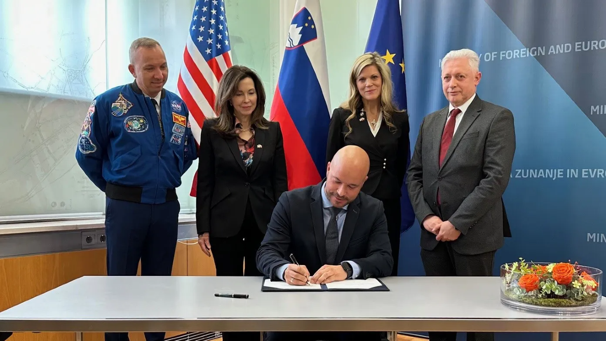 Slovenia Signs NASA’s Artemis Accords for Moon Exploration
