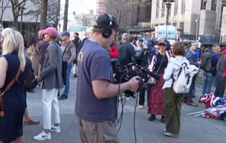 Tepid Turnout for Trump Trial supporters