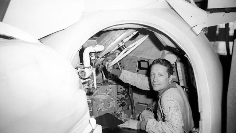 Soviet Cosmonaut Vladimir Aksyonov Dies at 89