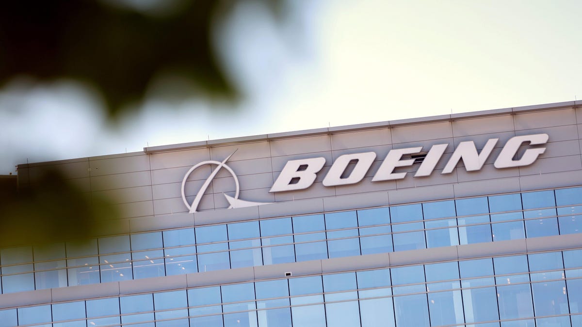 Boeing Executives Receive $500,000 Plane Perks