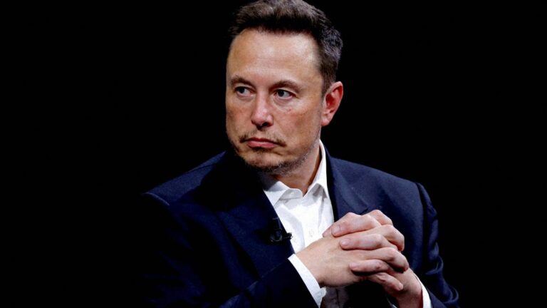 Tesla Stock Performance Plummets, Worries Analysts
