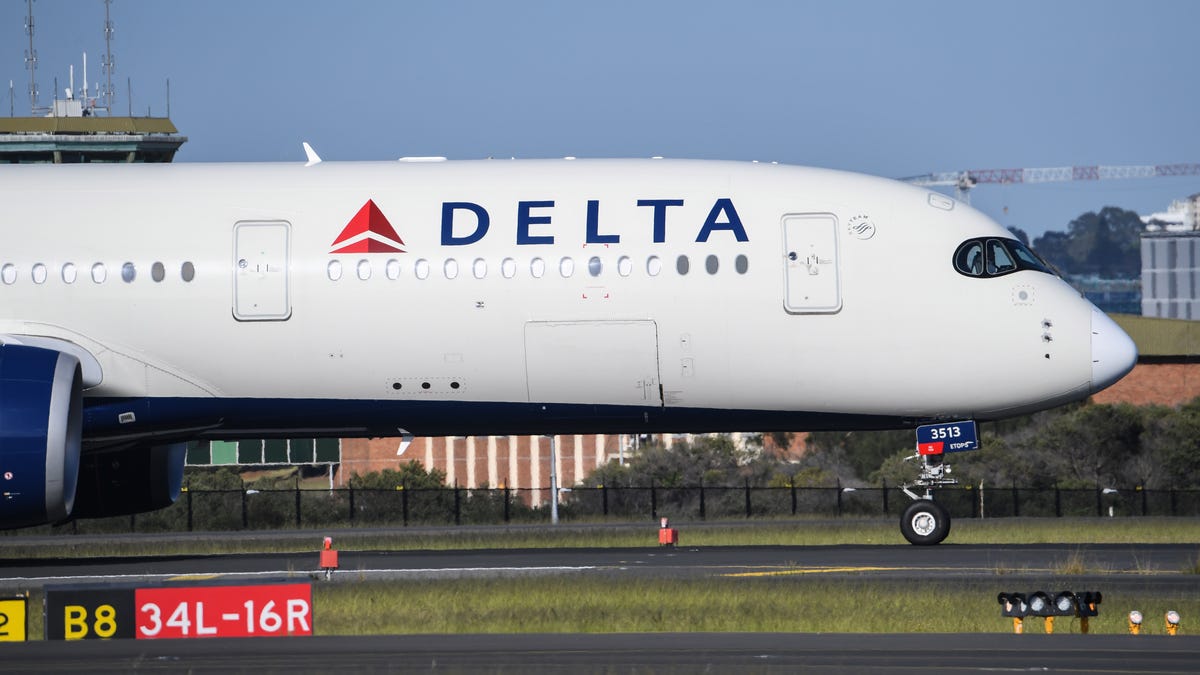 Delta Air Lines Boosts Pay for Nonunion Employees