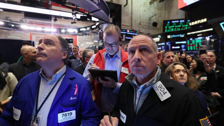 PCE Index Boosts Rate Cut Bets; AI, Tech Stocks Surge