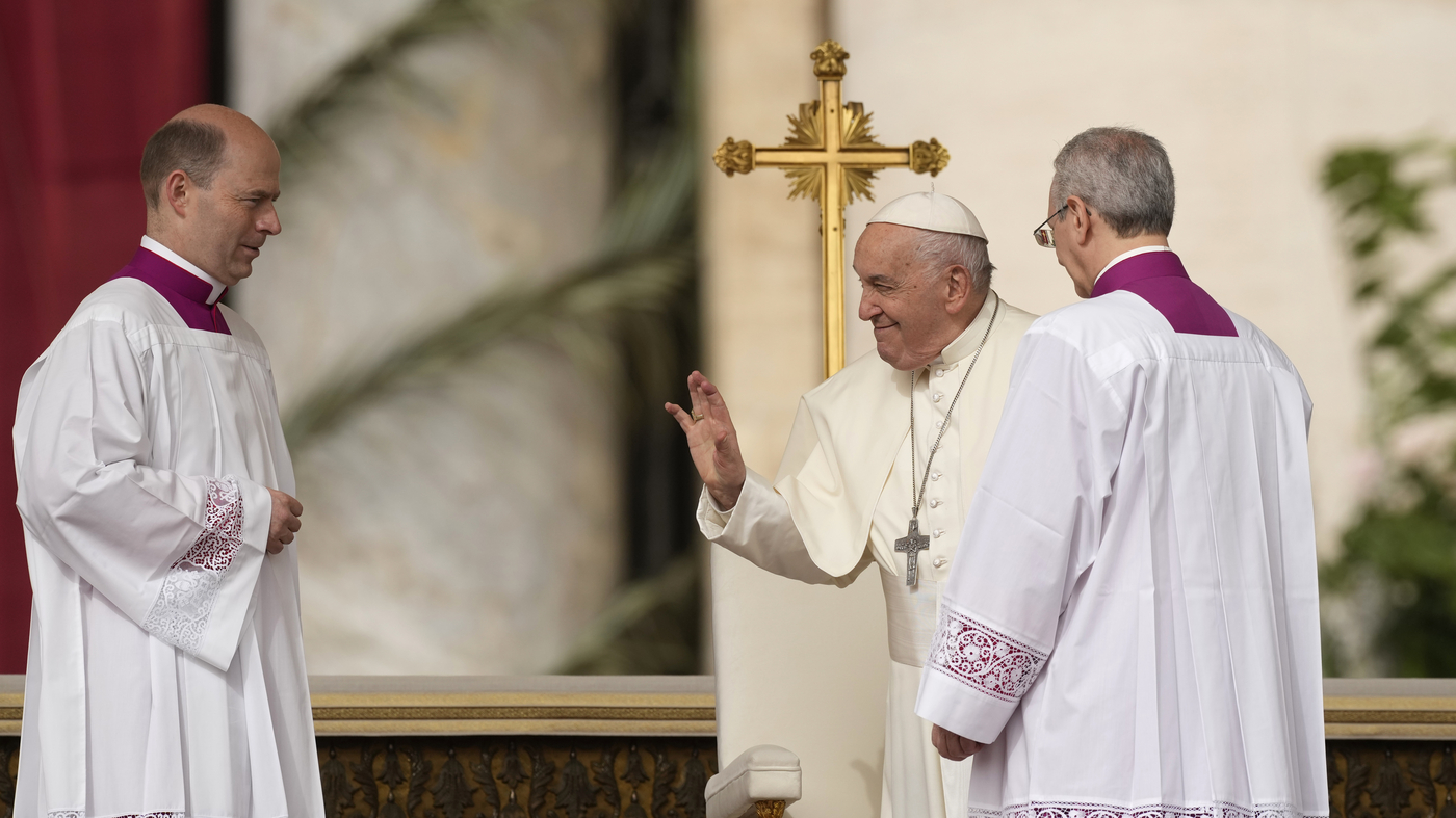 Pope Francis Celebrates Easter Mass in St. Peter’s Square