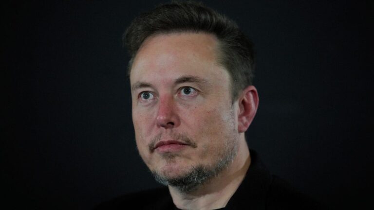 Elon Musk Apologizes for Low Tesla Severance