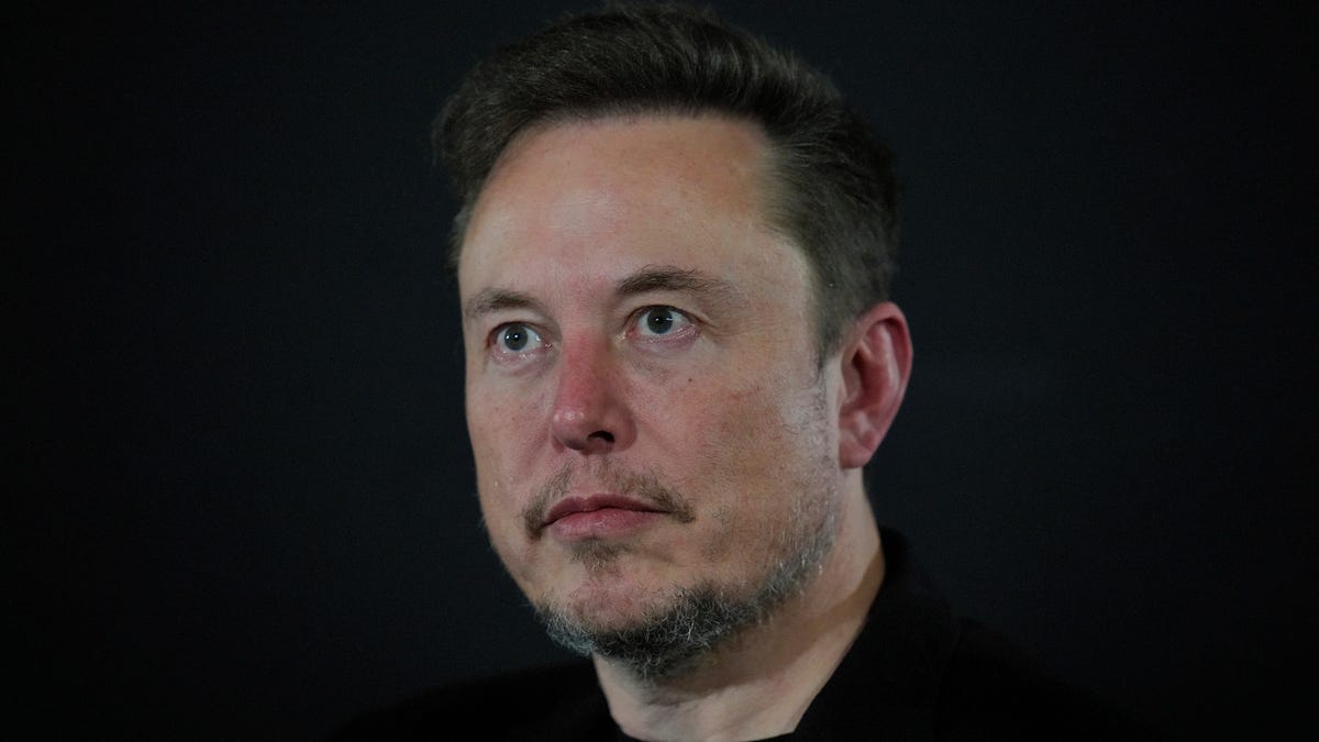 Elon Musk Apologizes for Low Tesla Severance