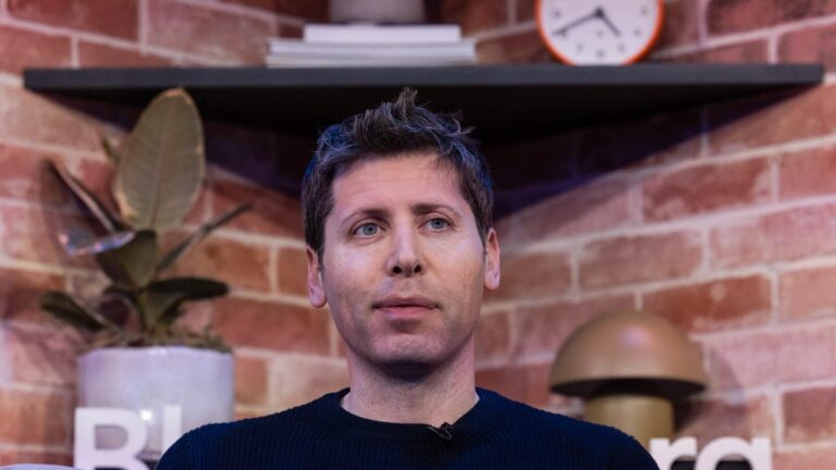 Financial Times partners with OpenAI for content licensing.