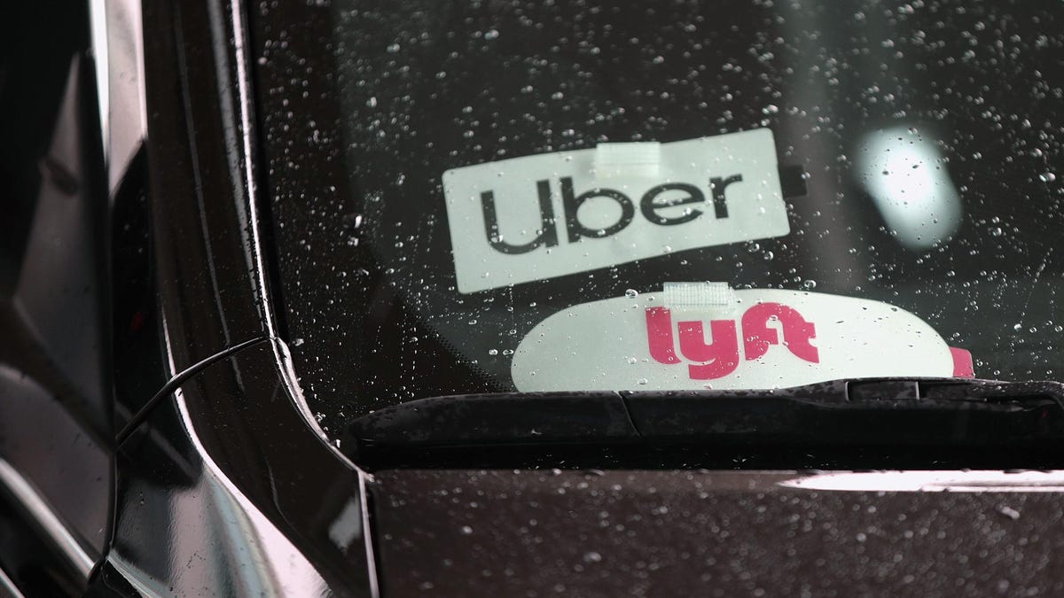 Minneapolis Faces Potential Uber, Lyft Exit