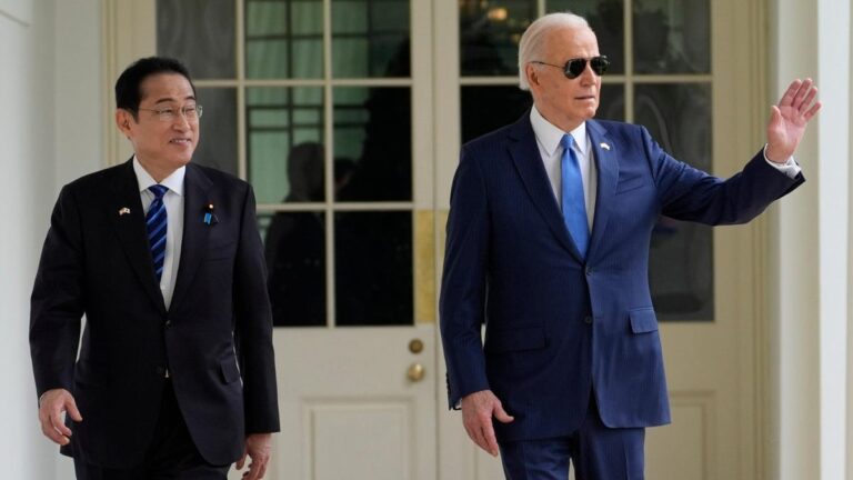 Biden Mulls Request to Drop Charges Against Assange