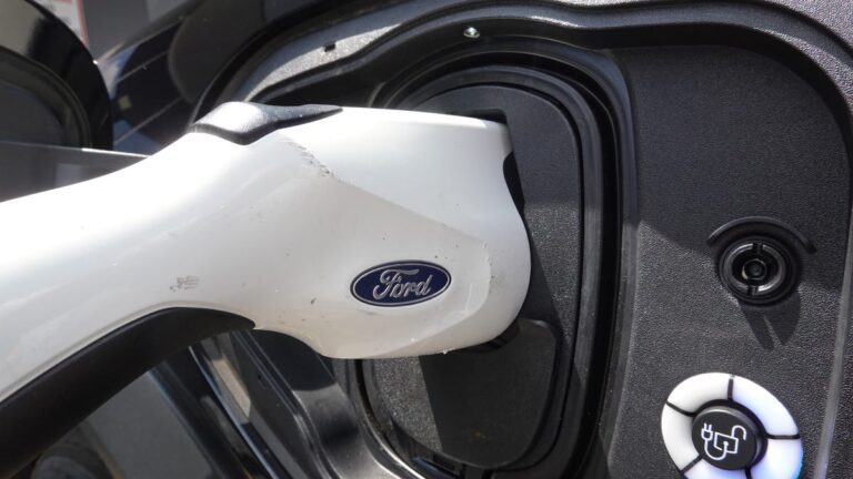 Ford delays new electric pickup, speeds up hybrid plans
