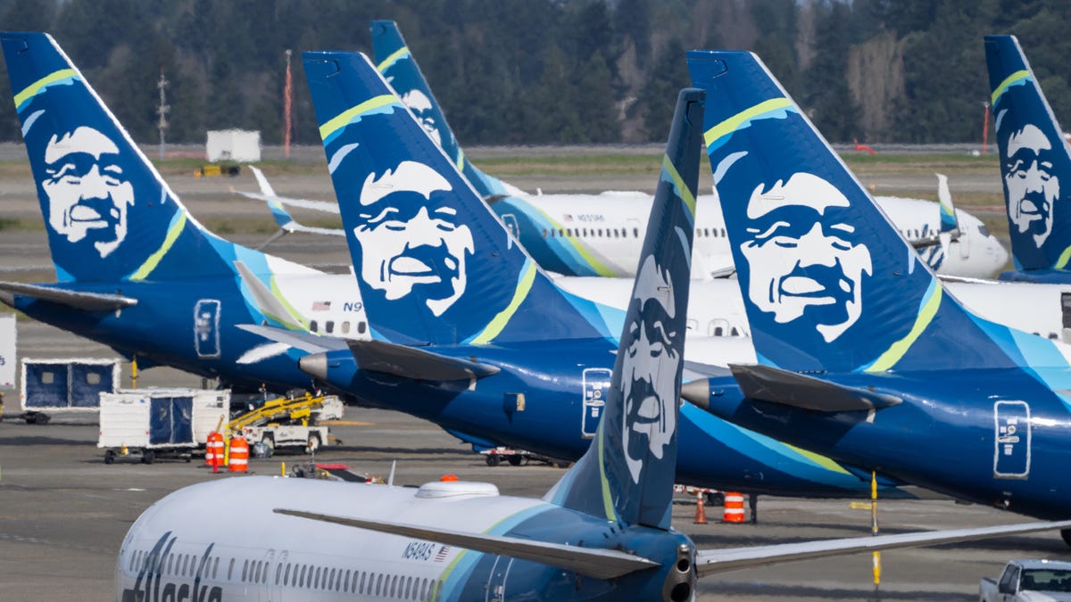 Alaska Airlines Expects Losses to Double