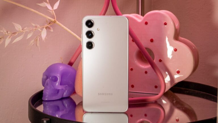 How to Unlock a Samsung Smartphone From Your Carrier