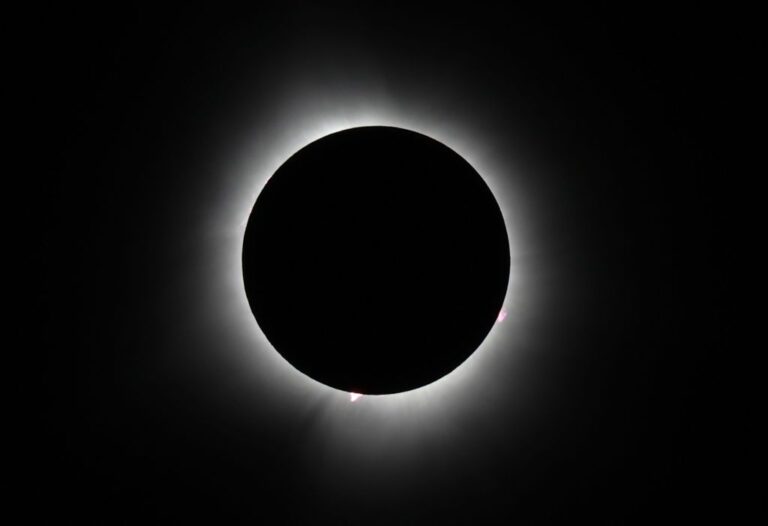 Thrilling Total Solar Eclipse Darks North America’s Skies