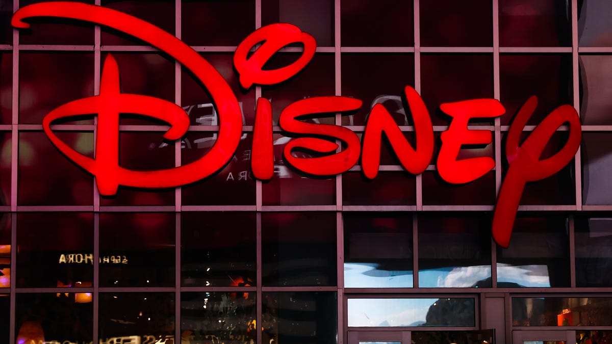 Disney and Comcast Seek Advisor for Hulu Valuation