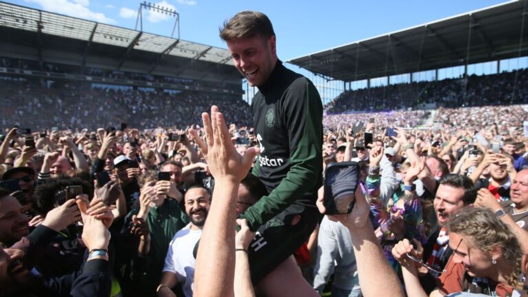 St. Pauli win secures Bundesliga return