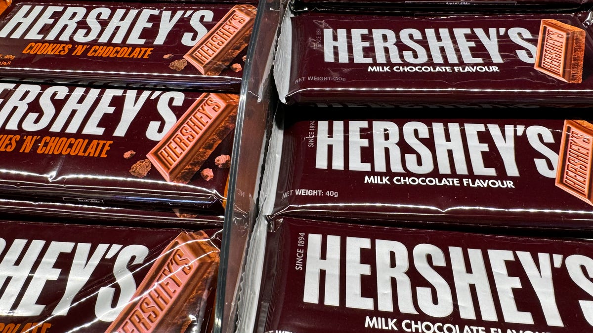 Hershey Stock Rises Despite Cocoa Crisis