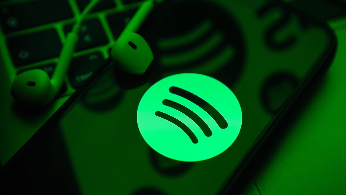 Spotify makes users pay for lyrics