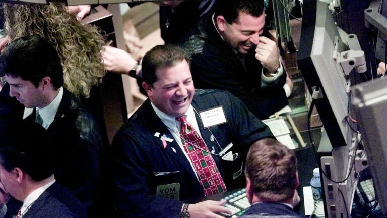 Dow Jones Stays Strong, Novavax Surges