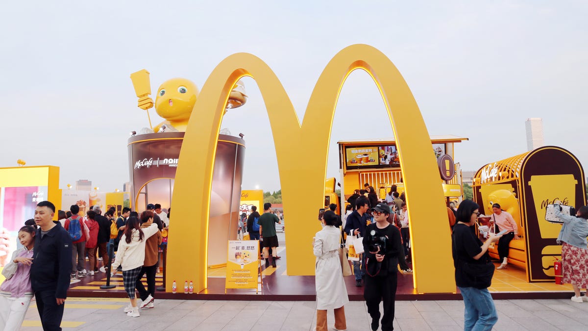 McDonald’s Plans $5 Meal Deal to Win Consumers