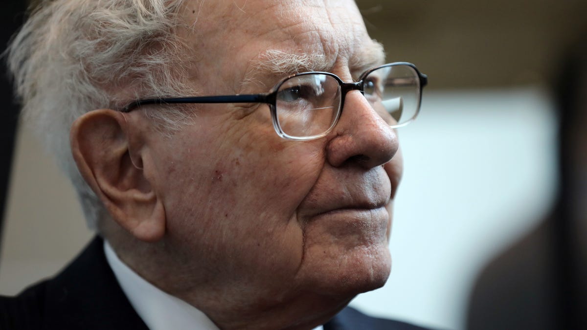 Warren Buffett: AI “Scares the Hell Out of Me”