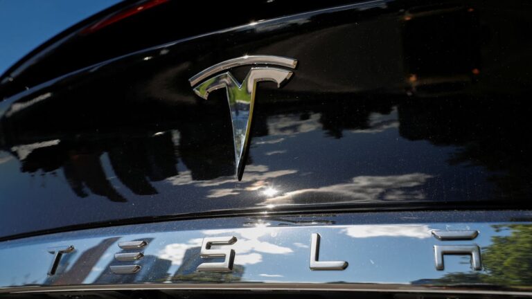 Tesla’s Memory Device Failure Affects Cameras & Systems