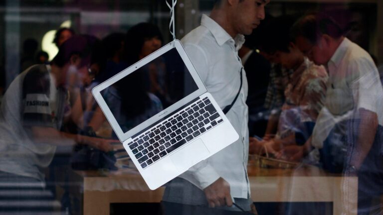 Apple Store in Maryland Votes to Authorize Strike