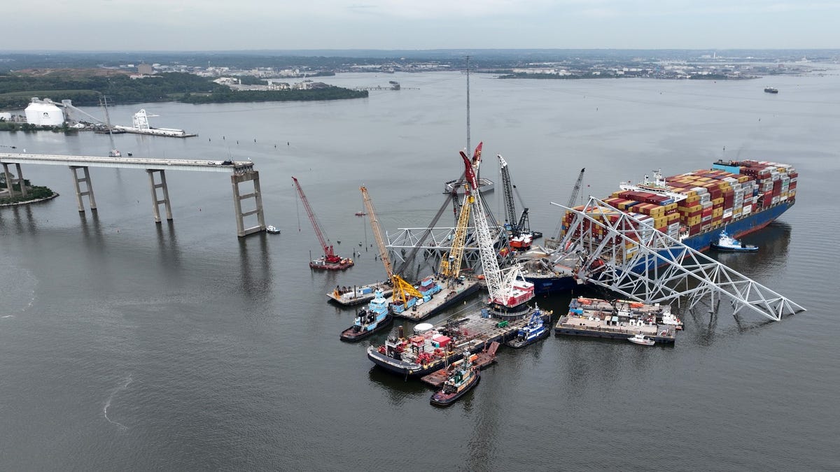 Enormous Dali ship stuck in Baltimore since bridge collapse