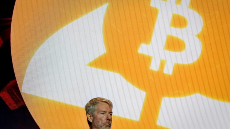 MicroStrategy Reports Net Loss, Plans to Buy More Bitcoin