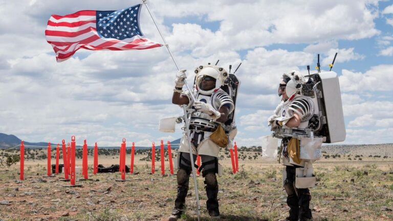 NASA Astronauts Train for Moonwalks in Arizona