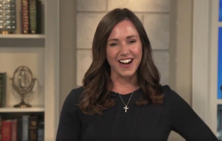 Sen. Katie Britt Introduces MOMS Act – National Registry of Pregnant Women
