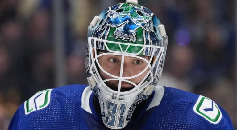 Canucks Goalie Drama: Silovs on the rise