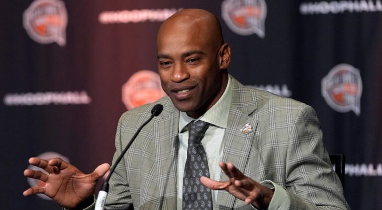 Brooklyn Nets to Retire Vince Carter’s No. 15