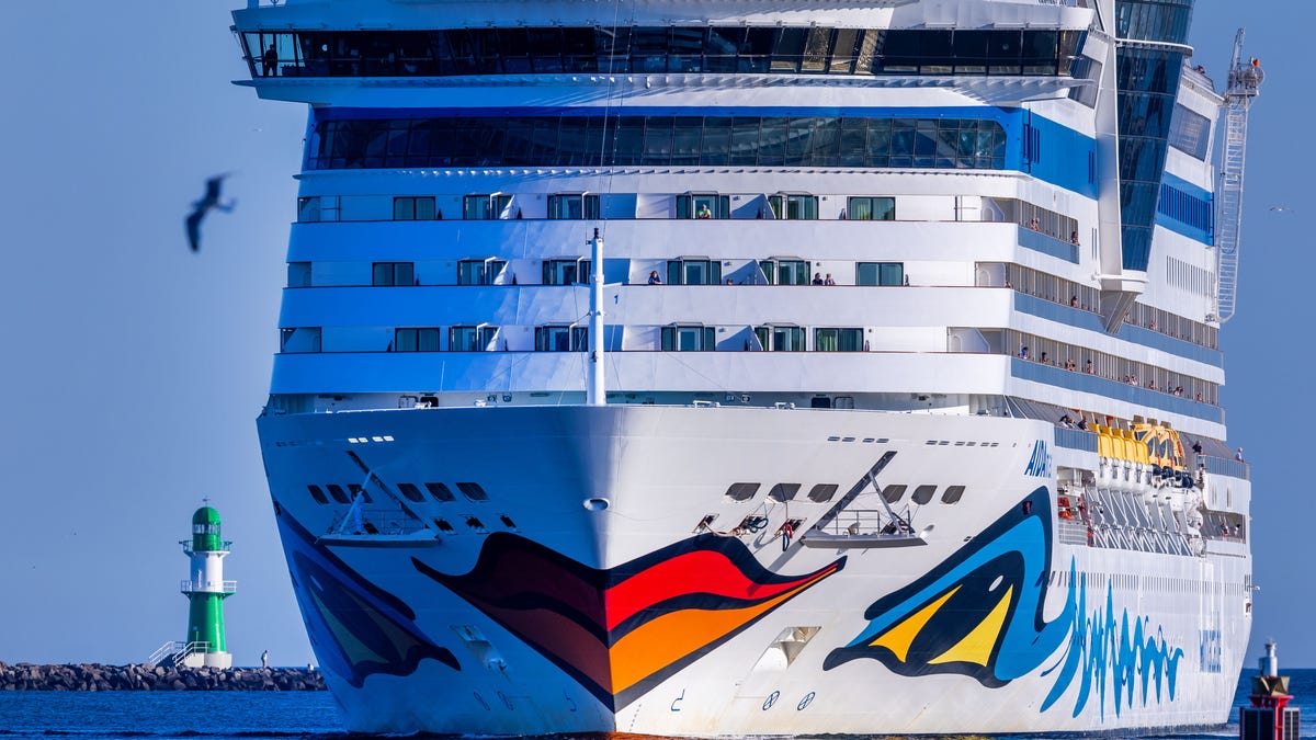 Carnival Corp. Rolls Out SpaceX’s Starlink Wi-Fi