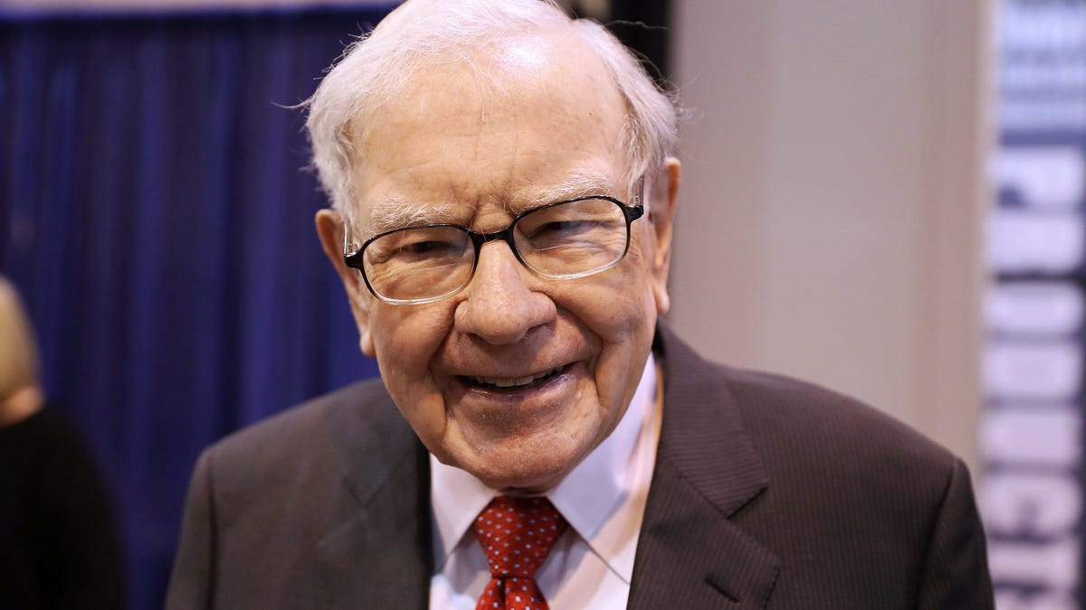 Warren Buffett Sells 115 Million Apple Shares