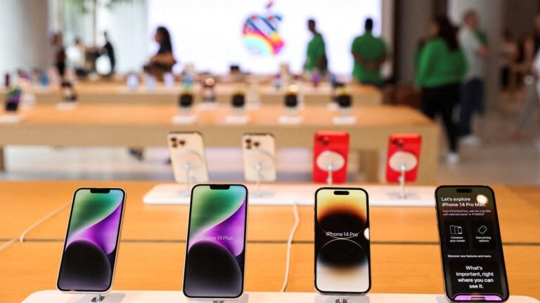 Stocks rise, Apple earnings and jobs report awaited