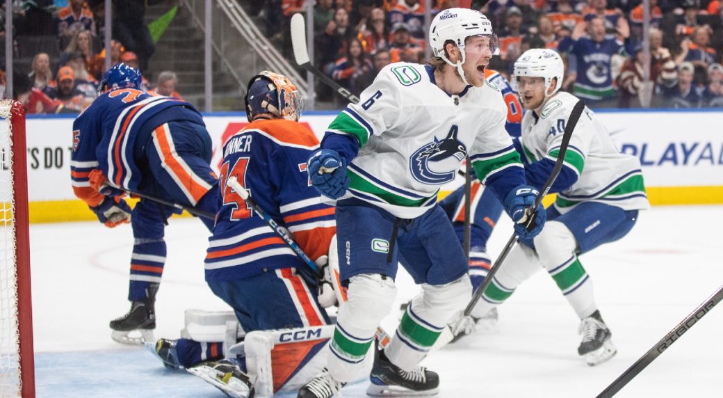 Canucks beat Oilers 4-3 in Game 3, lead series 2-1