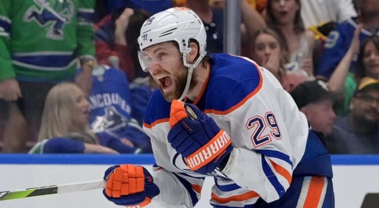 Oilers’ McDavid, Draisaitl Dominate Canucks