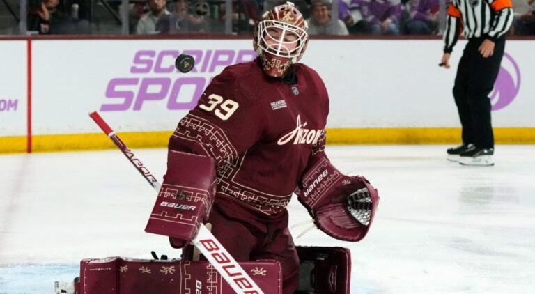 Connor Ingram wins Bill Masterton Memorial Trophy