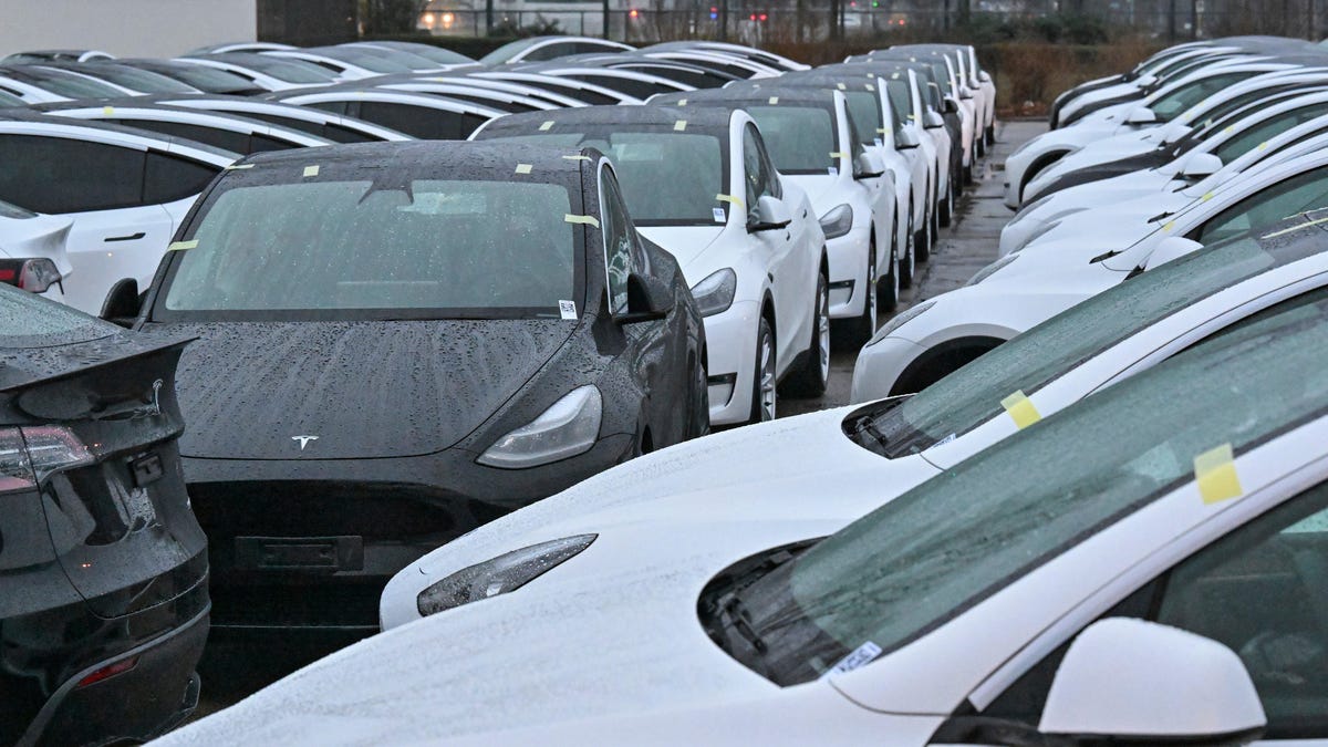Tesla’s Unsold Inventory Piling Up